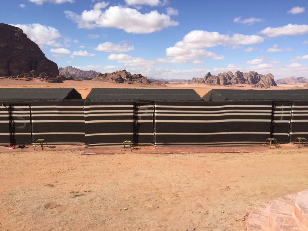 Wadi Rum-Bedouin Tents And Jeep Tours Εξωτερικό φωτογραφία